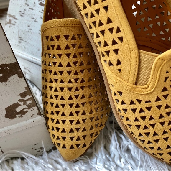 LAST PAIR! New Faux Suede Laser Cut Flats- Mustard - Picture 5 of 8